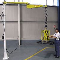 Pneumatic manipulator with hoistfor mechanical componentshandling