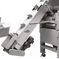 Belt conveyor CE100transportingdoughfor the food industry