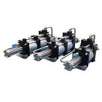 Piston pressure booster nitrogenheliumair