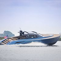 Cruising motor yacht 55 HThard-topIPS3-cabin
