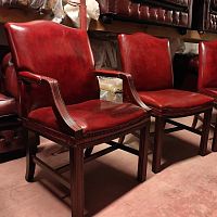 Traditional chair Vintageindoorleatherwooden base