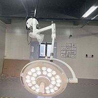 Mobile surgical light AKL-B400Lwall-mountedLED90