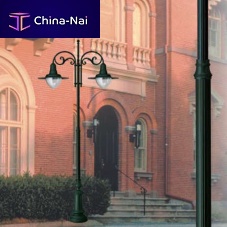 Aluminum profile CARAVOLOwith symmetrical sectionfor lamp post