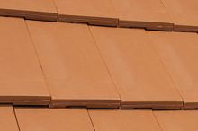 Interlocking roof tile 157A93flatclay