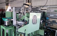 Centerless grinding machine feeder automatic