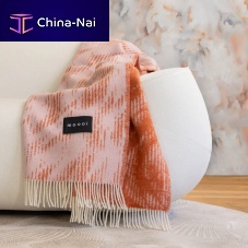 Wool blanket Blushing Sloth