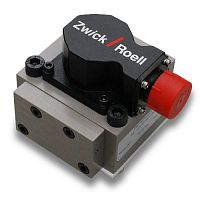 Hydraulically-operated valve for oil