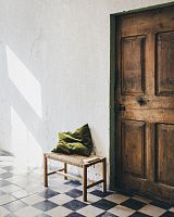 Contemporary bench BANCOUNEToakstrawsustainable