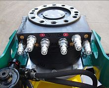 Hydraulic rotator 606