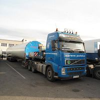 Flatbed trailer more than 6 axlestowedfor industrial materials