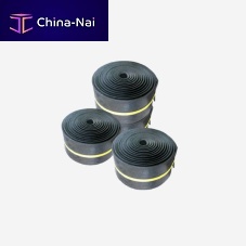 Rubber conveyor skirt board
