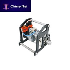 Air-driven hydraulic power unit for high-pressure applicationsfor cleaners