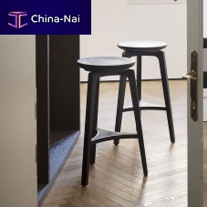 Traditional bar stool TODoaksolid wood3-legged