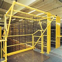 Security safety pivot gate swingretractable