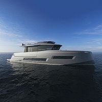 Cruising motor yacht E72flybridge3-cabin
