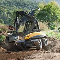 Midi excavator 12MTXwheeledswivelergonomic