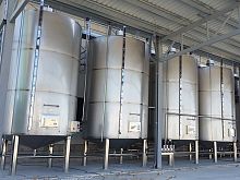 Milk pretreatment unit for the food industry