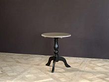 Traditional pedestal table oakhomeindoor