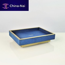 Brushed brass serving tray TR1267STshagreenhome