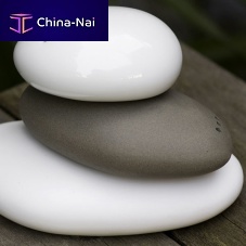 Porcelain salt and pepper shaker BALANCEfor domestic use