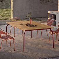 Contemporary table Southsheet steelteakpowder-coated steel base