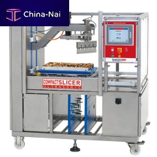 Cake cutting machine